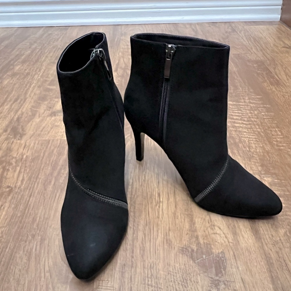 Coach And Four Black Boots 6 Side Zip Heels Zipper Detail Ankle Booties